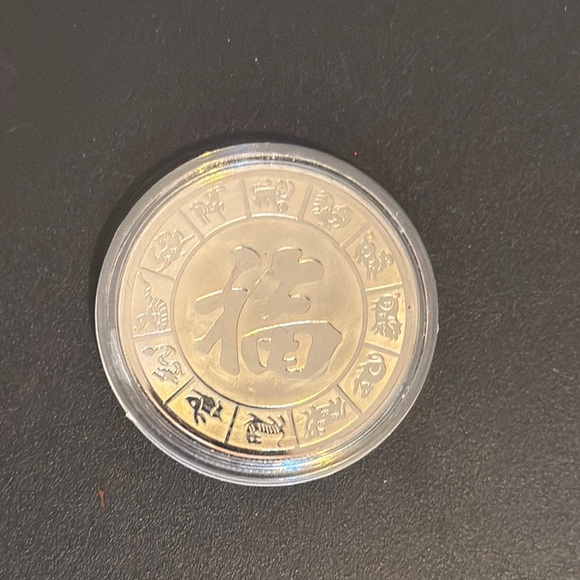 Colorful Pig Design Coins - Picture 3 of 8